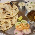 Black Gravy Chicken Thali